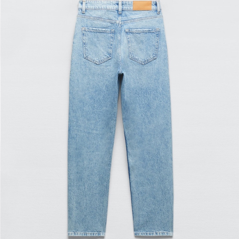 ZARA MOM FIT JEANS WITH A HIGH WAIST